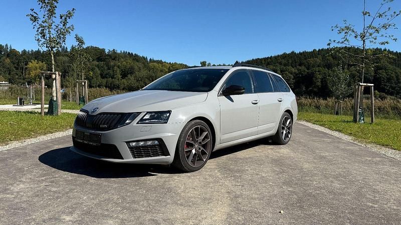 Grau Gebraucht 2018 Skoda Octavia RS Kombi | 22.500 € (Fairer Preis) - Bild 1/4