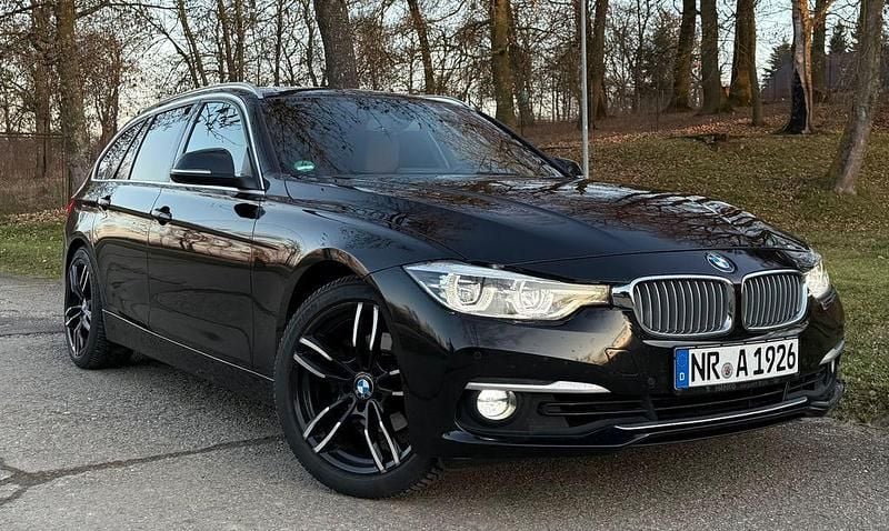 Schwarz Gebraucht 2019 BMW 320 Luxury Line Kombi | 19.400 € (Fairer Preis) - Bild 1/4