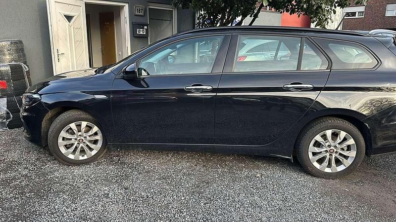 Gebraucht 2017 Fiat Tipo Lounge Kombi | 8.000 € (Fairer Preis) - Bild 1/4