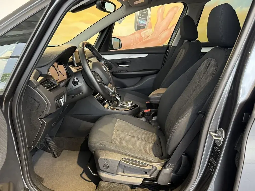 Gebraucht BMW 218 Gran Tourer Performance 140 PS (102 kW) 2019 Grau Van / Kleinbus