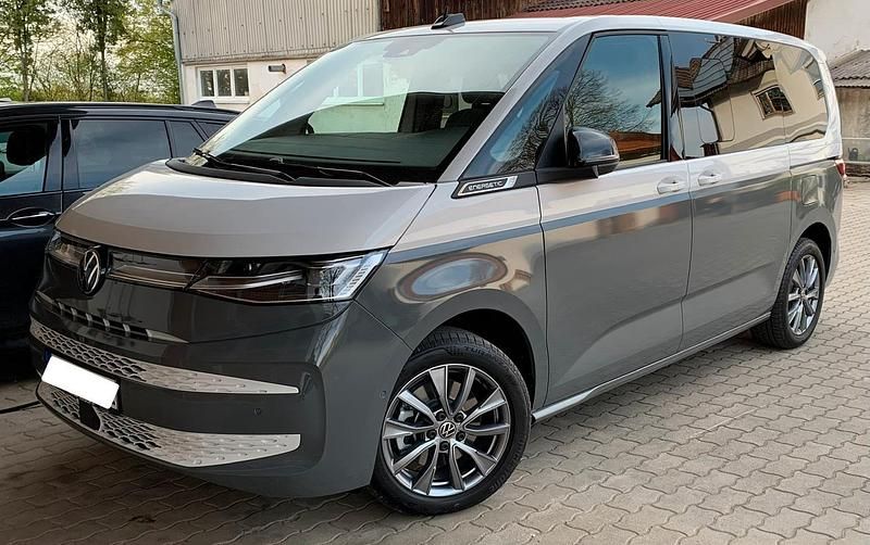 Grau Gebraucht 2022 VW Multivan Van | 45.999 € (Fairer Preis) - Bild 1/4