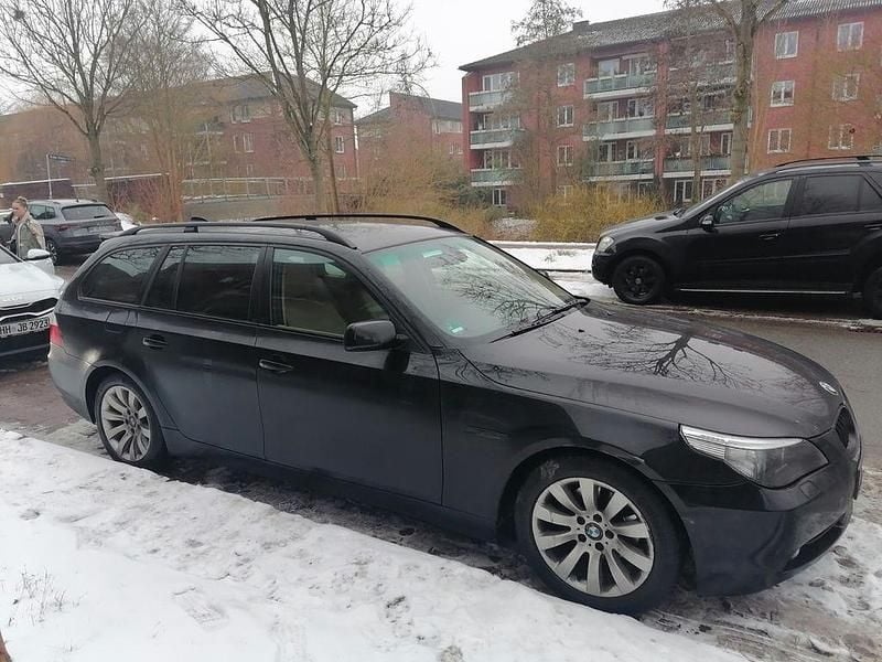 Schwarz Gebraucht 2006 BMW 520 Kombi | 2.500 € (Guter Preis) - Bild 1/4