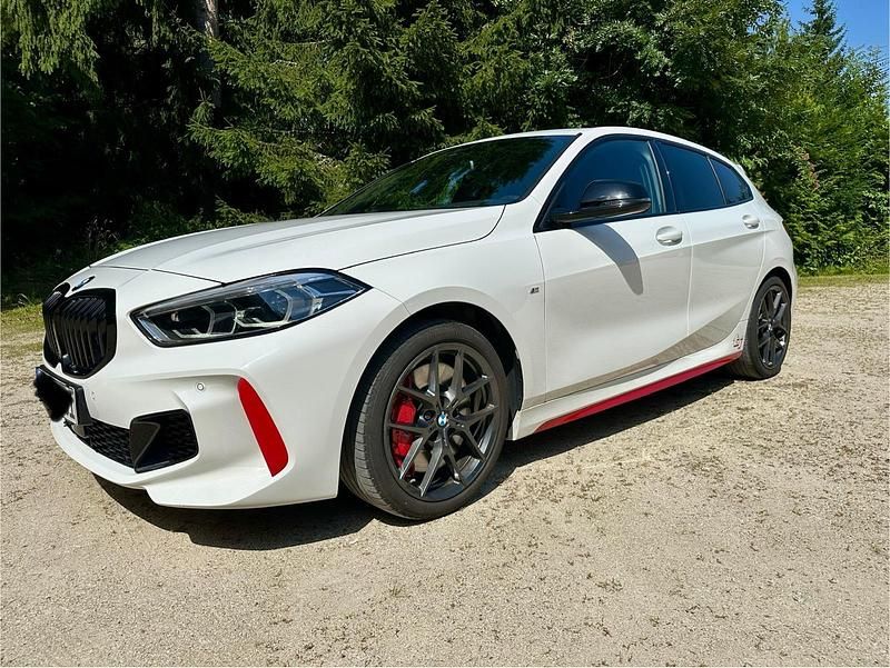 Weiß Gebraucht 2021 BMW 128 M Sport Limousine | 27.000 € (Guter Preis) - Bild 1/4