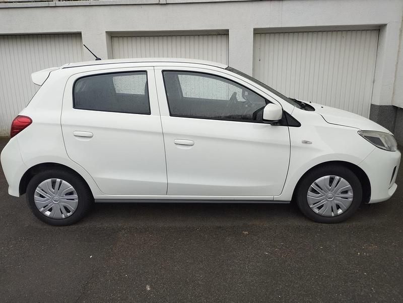 Gebraucht Mitsubishi Space Star Select 71 PS (52 kW) 2022 Weiß Kleinwagen