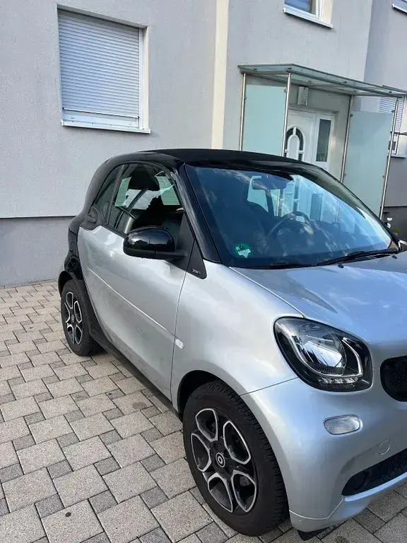 Gebraucht Smart ForTwo Coupé 90 PS (66 kW) 2018 Silber Coupé