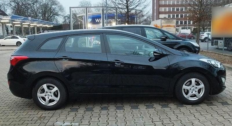 Gebraucht Hyundai i30 135 PS (99 kW) 2013 Schwarz Kombi