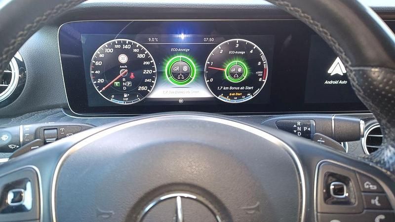 Gebraucht Mercedes E220 194 PS (142 kW) 2016 Schwarz Kombi