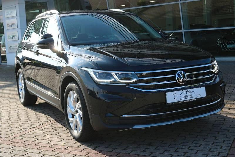 Schwarz Gebraucht 2022 VW Tiguan Elegance SUV | 29.900 € (Fairer Preis) - Bild 1/4