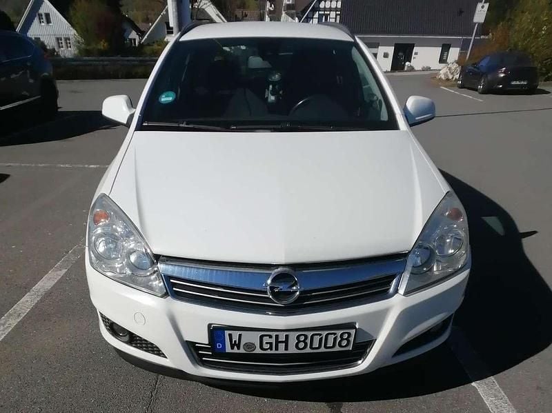 Usata Opel Astra 116 CV (85 kW) 2009 Bianco Station wagon