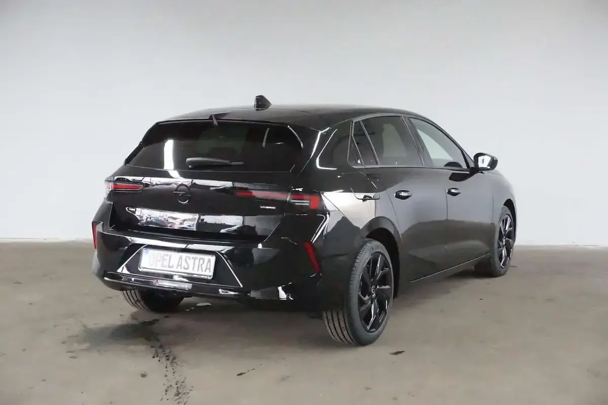 Neu Opel Astra 145 PS (106 kW) 2025 Karbon schwarz (metallic) Limousine