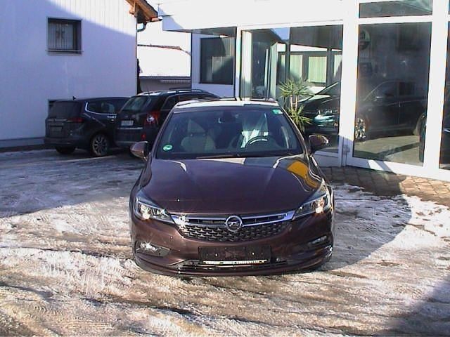 Gebraucht Opel Astra Dynamic 125 PS (91 kW) 2016 Andere farbe metallic Limousine