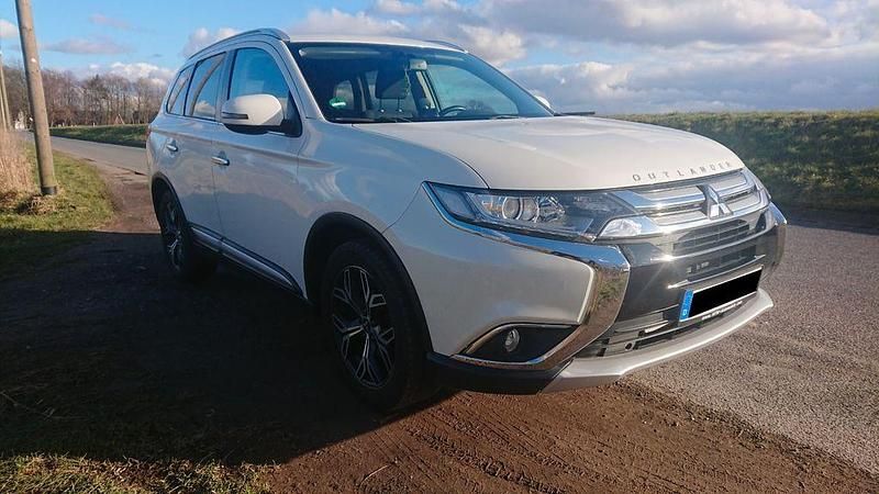 Gebraucht Mitsubishi Outlander Top 150 PS (110 kW) 2016 Weiß SUV