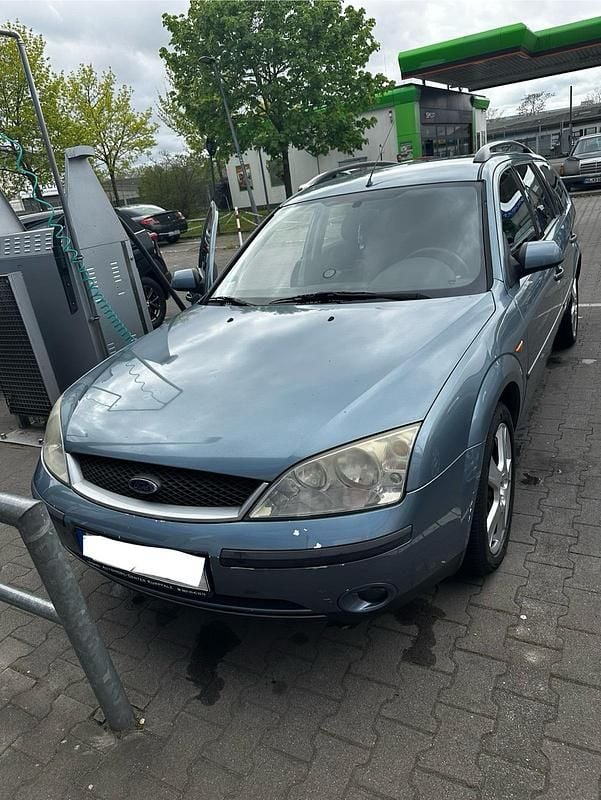 Gebraucht Ford Mondeo Ambiente 145 PS (106 kW) 2003 Blau Kombi