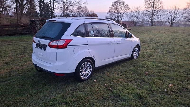 Gebraucht Ford Grand C-Max Titanium 140 PS (102 kW) 2012 Weiß Van / Kleinbus
