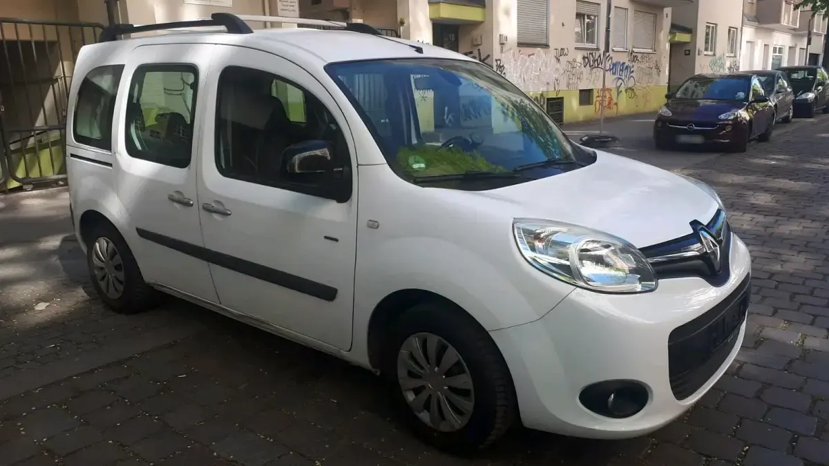 Używany Renault Kangoo 90 KM (66 kW) 2014 Biały Minivan