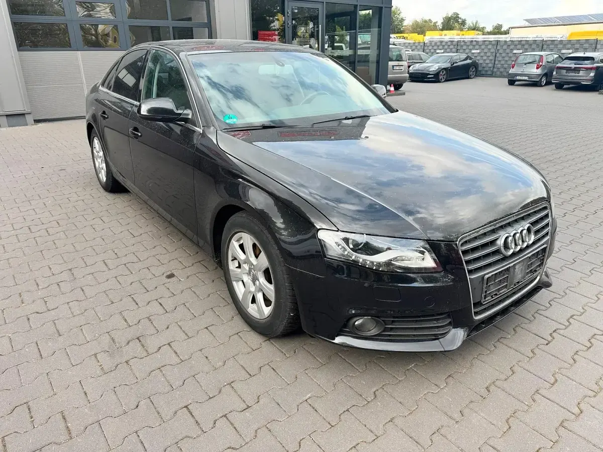 Gebraucht Audi A4 136 PS (100 kW) 2009 Schwarz Limousine