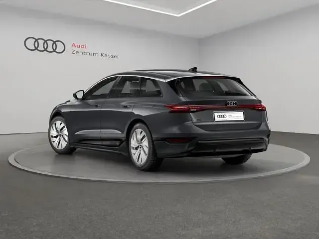 Nowe Audi A6 e-tron Ambiente 210 kW (286 KM) 2025 Szary Kombi