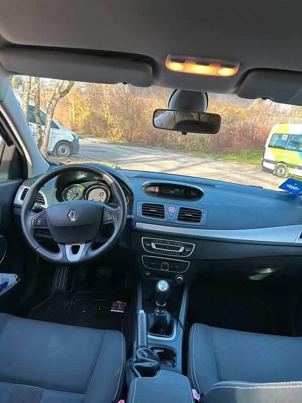 Gebraucht Renault Mégane III 132 PS (97 kW) 2009 Schwarz Kleinwagen