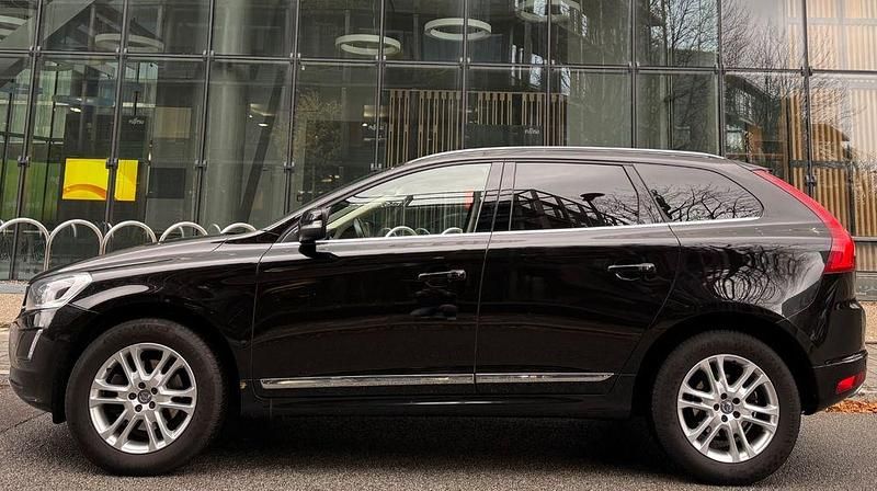 Gebraucht Volvo XC60 Summum 190 PS (139 kW) 2015 Schwarz SUV