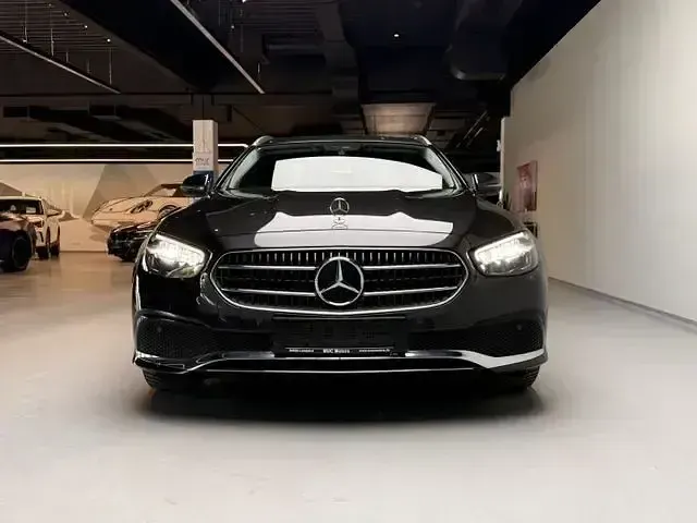 Gebraucht Mercedes E220 Avantgarde 194 PS (142 kW) 2021 Grafitgrau  metalliclack Kombi