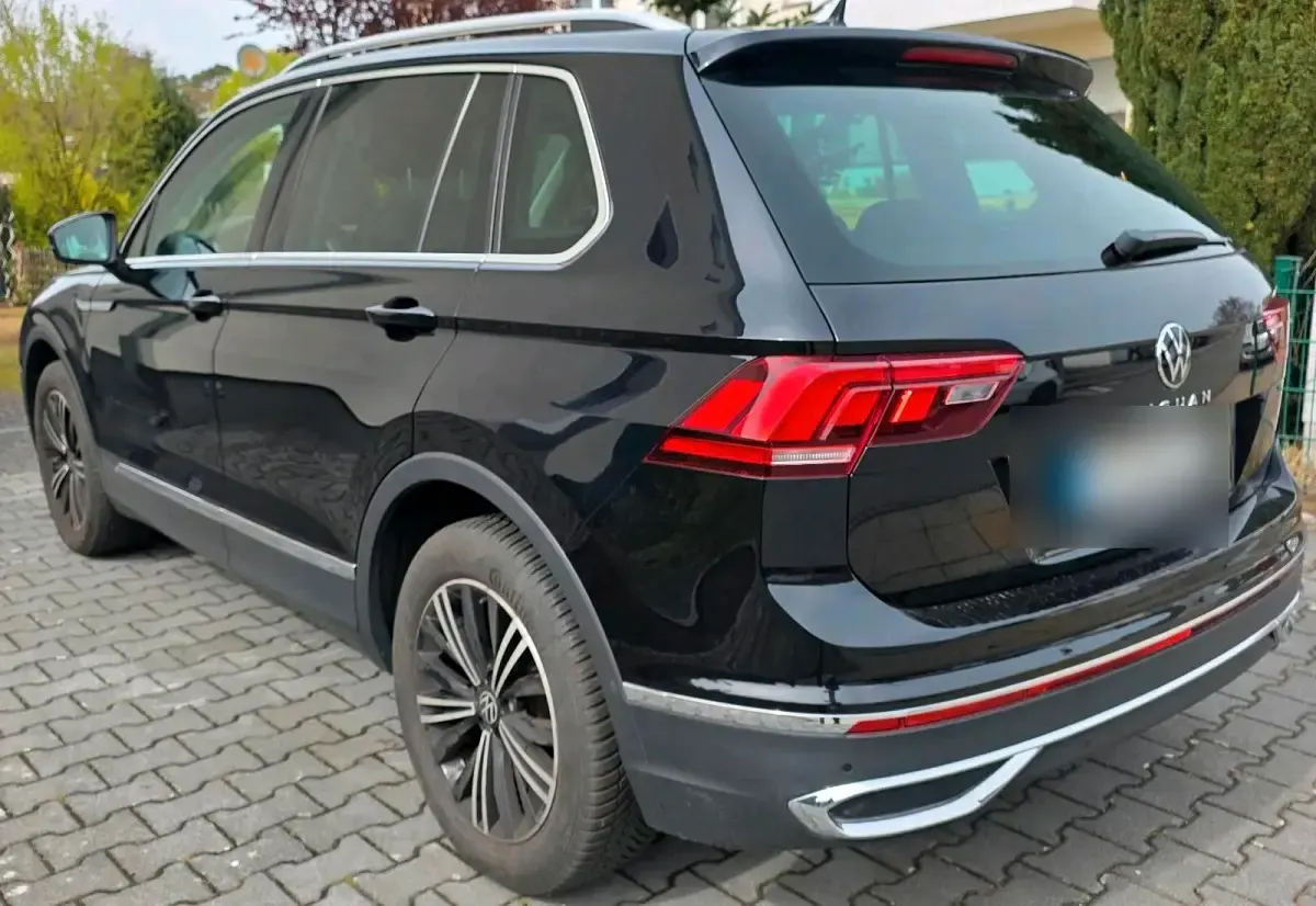 Gebraucht VW Tiguan Elegance 150 PS (110 kW) 2022 Schwarz SUV