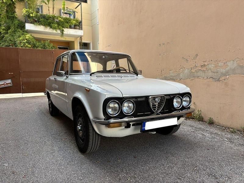 Weiß Gebraucht 1977 Alfa Romeo Giulia Super Limousine | 23.000 € - Bild 1/4