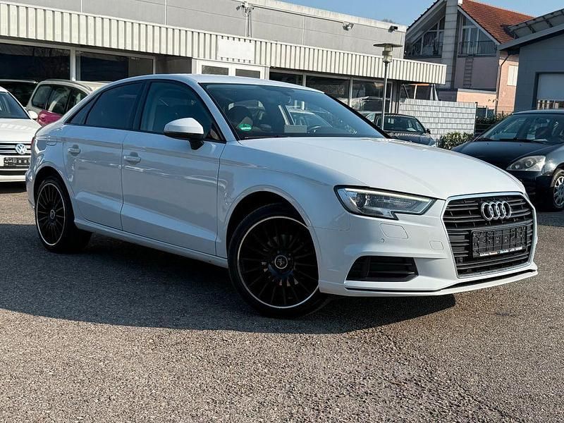 Gebraucht Audi A3 Comfort 116 PS (85 kW) 2017 Weiß Limousine