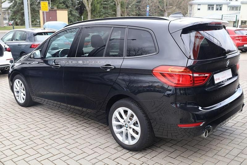 Gebraucht BMW 218 Gran Tourer Advantage 150 PS (110 kW) 2022 Schwarz Van / Kleinbus