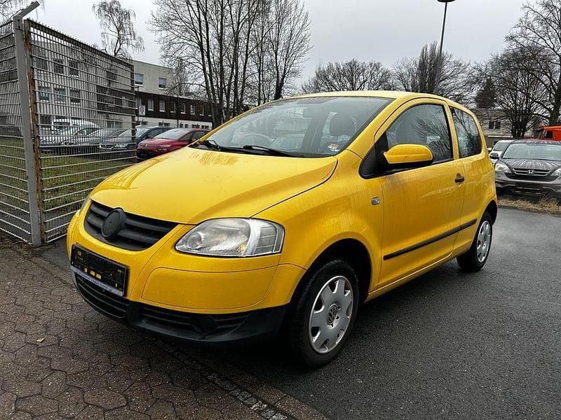 Gebraucht VW Fox Basis 54 PS (39 kW) 2008 Gelb Kleinwagen