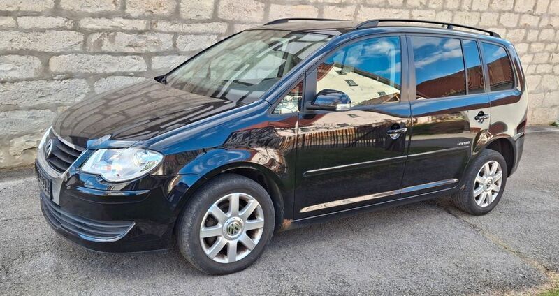Schwarz Gebraucht 2009 VW Touran United Van / Kleinbus | 3.200 € (Superpreis) - Bild 1/4