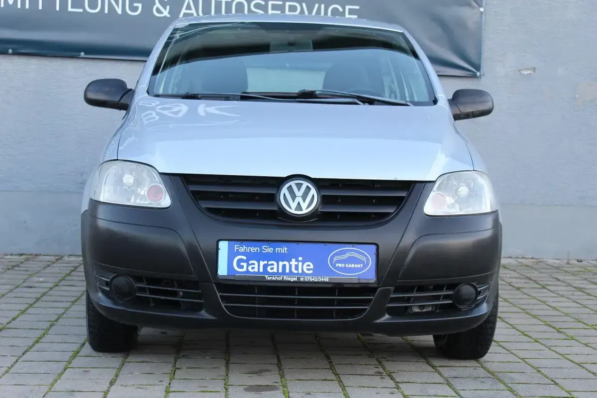 Second-hand VW Fox Basis 54 CP (39 kW) 2006 Argintiu Hatchback