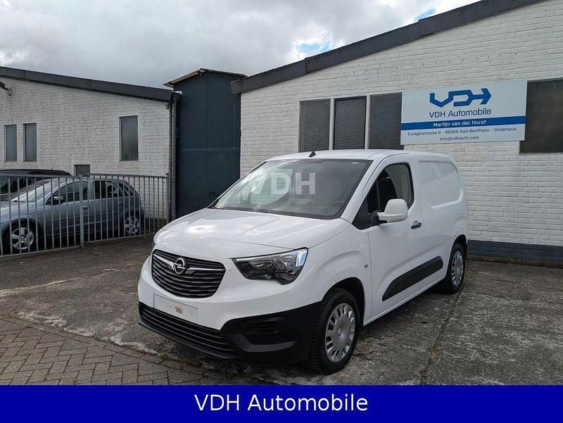 Weiß Gebraucht 2019 Opel Combo Edition Van / Kleinbus | 8.250 € (Fairer Preis) - Bild 1/4