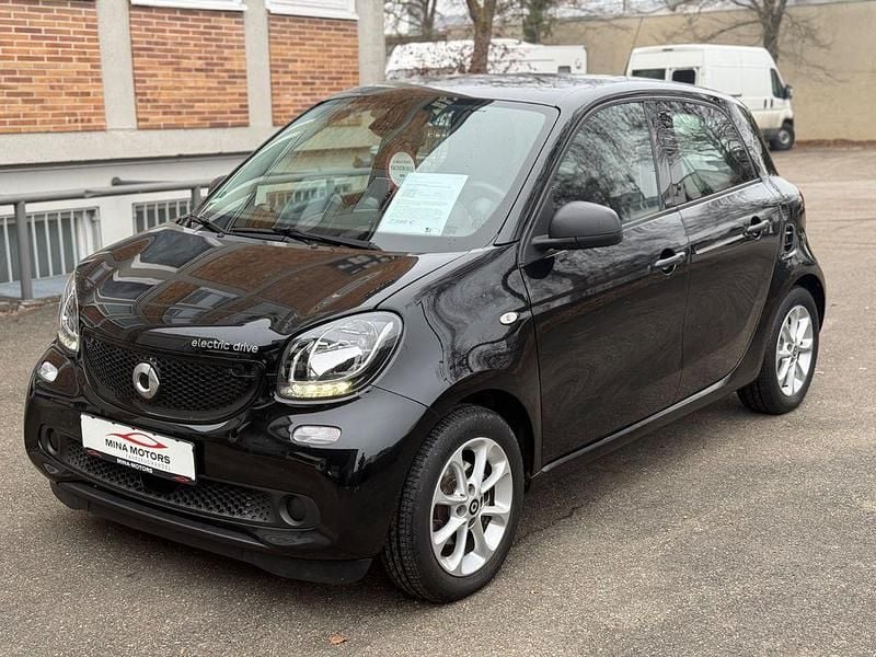 Schwarz Gebraucht 2018 Smart ForFour Electric Drive Limousine | 7.499 € (Guter Preis) - Bild 1/4