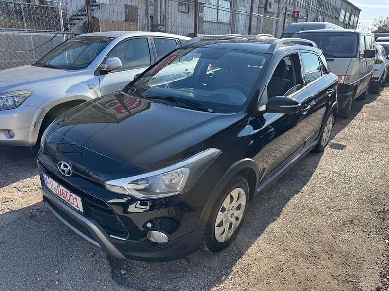 Gebraucht Hyundai i20 Active 90 PS (66 kW) 2017 Schwarz Van / Kleinbus