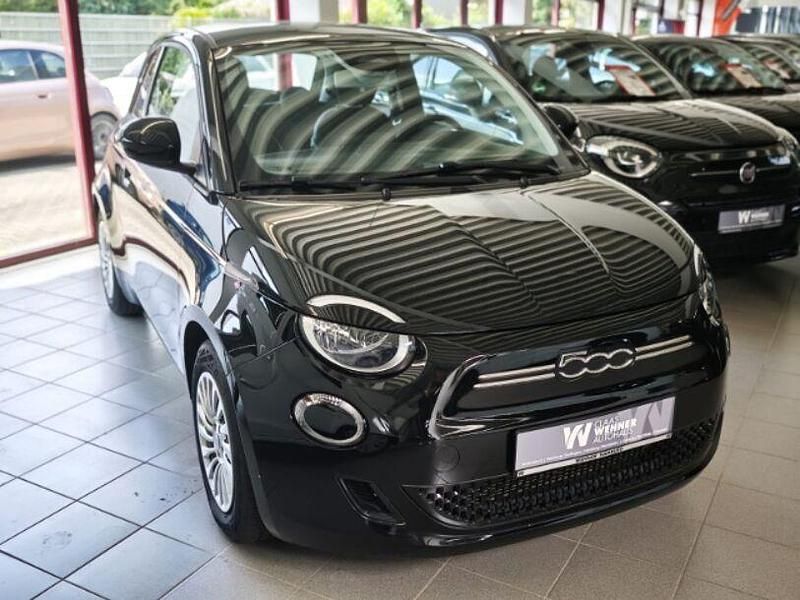 Gebraucht Fiat 500e Action 69 kW (95 PS) 2022 Onyx schwarz) (schwarz Kleinwagen