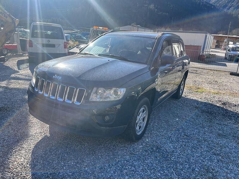 Gebraucht Jeep Compass Limited 136 PS (100 kW) 2011 Schwarz SUV