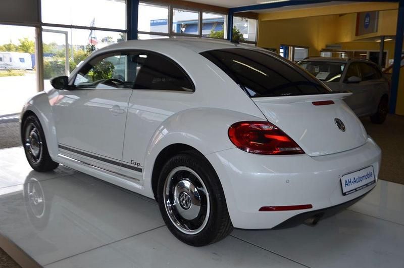 Gebraucht VW Beetle Cup 105 PS (77 kW) 2014 Weiß Kleinwagen
