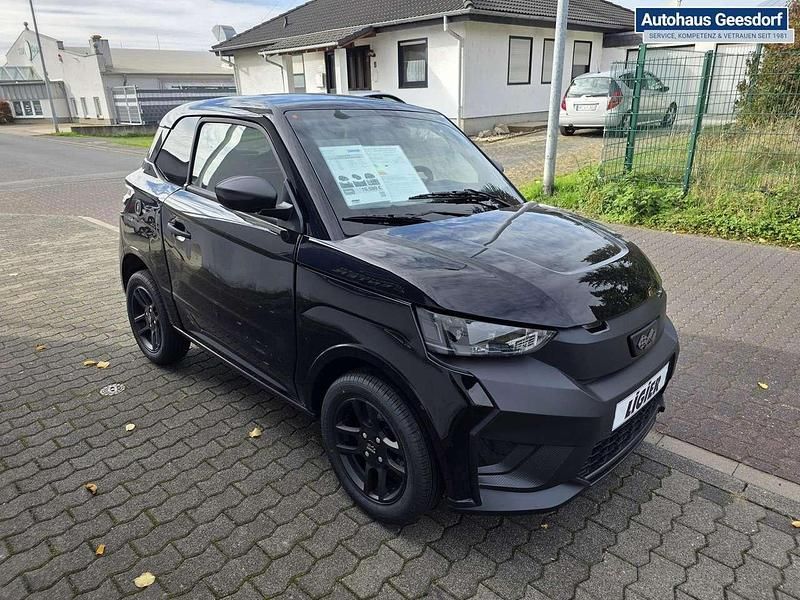 Ny Ligier JS50 2026 Svart Halvkombi