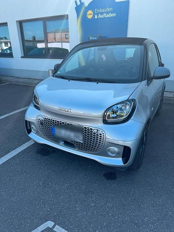 Schwarz Gebraucht 2020 Smart ForTwo Electric Drive Kleinwagen | 7.850 € (Fairer Preis) - Bild 1/4