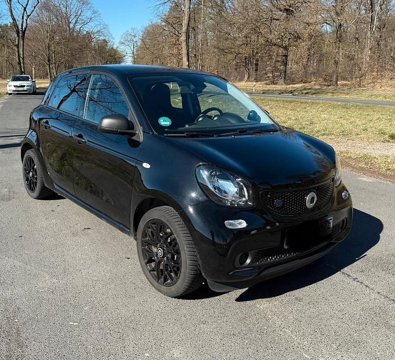 Schwarz Gebraucht 2019 Smart ForFour Electric Drive Kleinwagen | 8.499 € (Guter Preis) - Bild 1/4