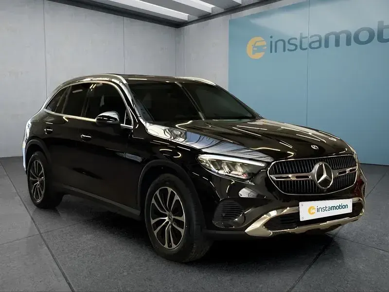 Gebraucht Mercedes GLC220 197 PS (144 kW) 2025 Schwarz SUV