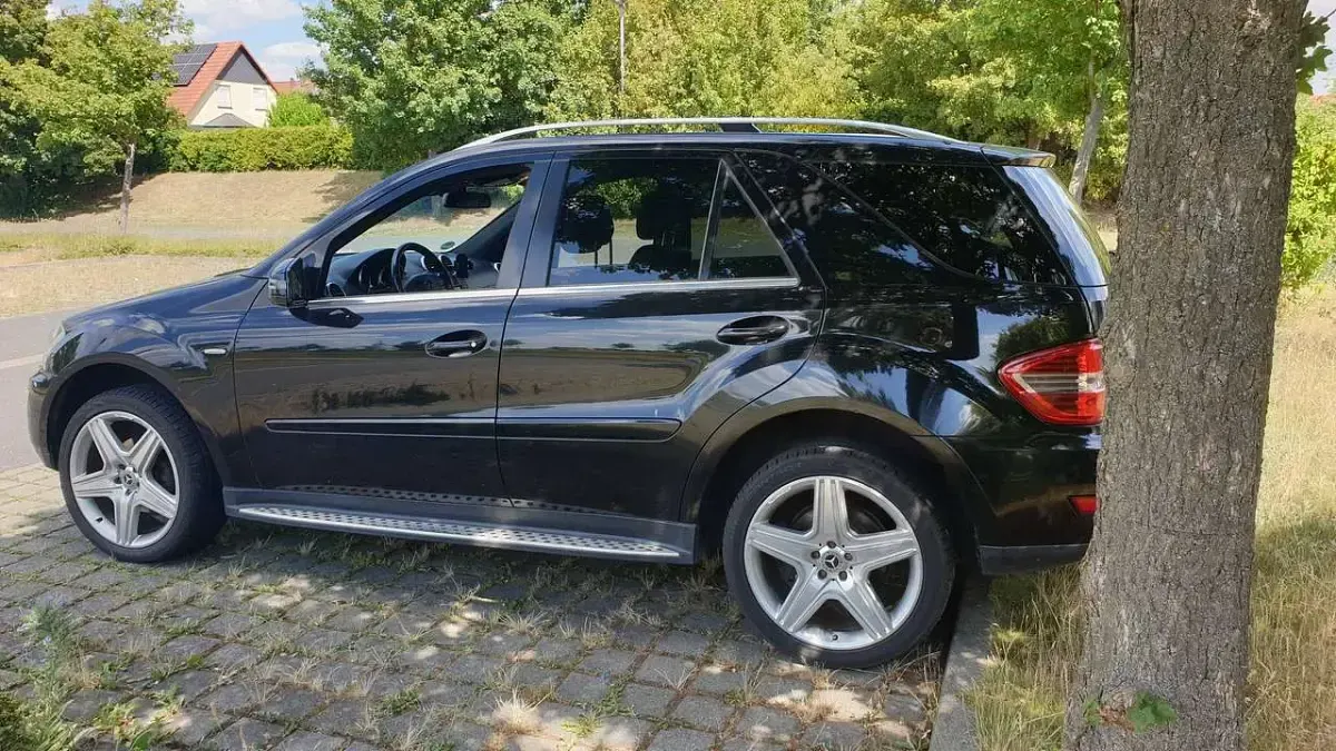 Gebraucht Mercedes ML350 AMG 231 PS (169 kW) 2011 Schwarz SUV