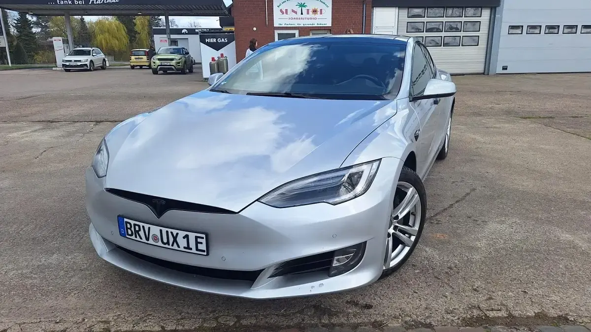 Usata Tesla Model S 386 kW (525 CV) 2017 Argento Utilitaria