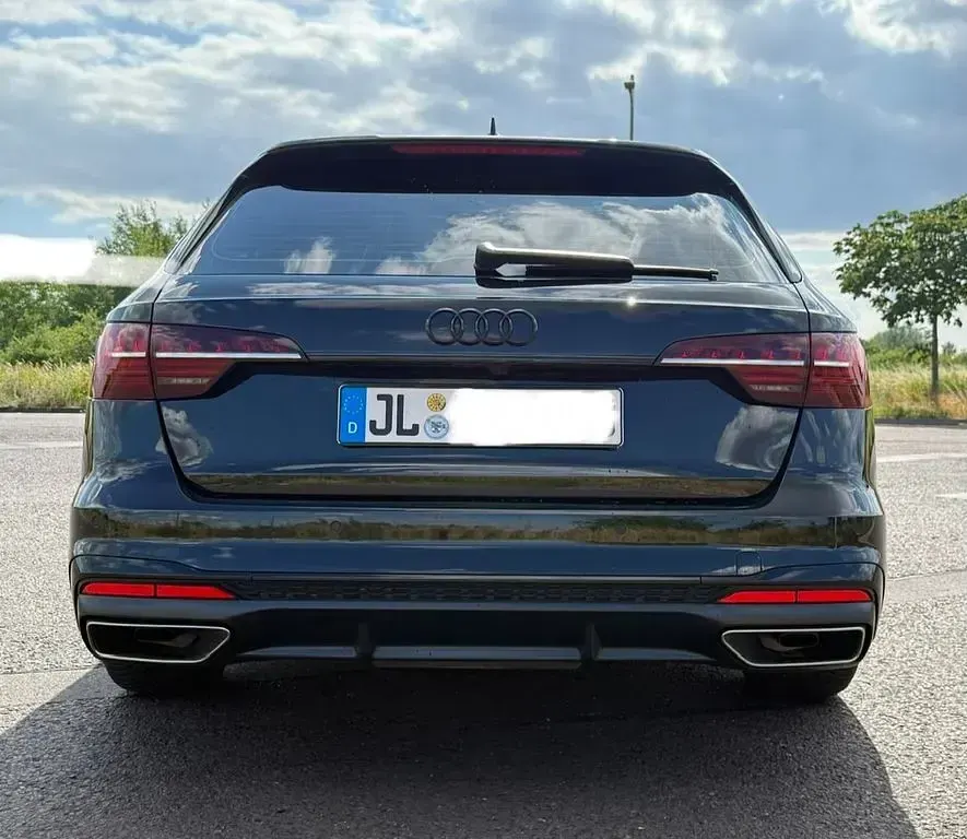 Gebraucht Audi A4 S-Line 204 PS (150 kW) 2024 Schwarz Kombi