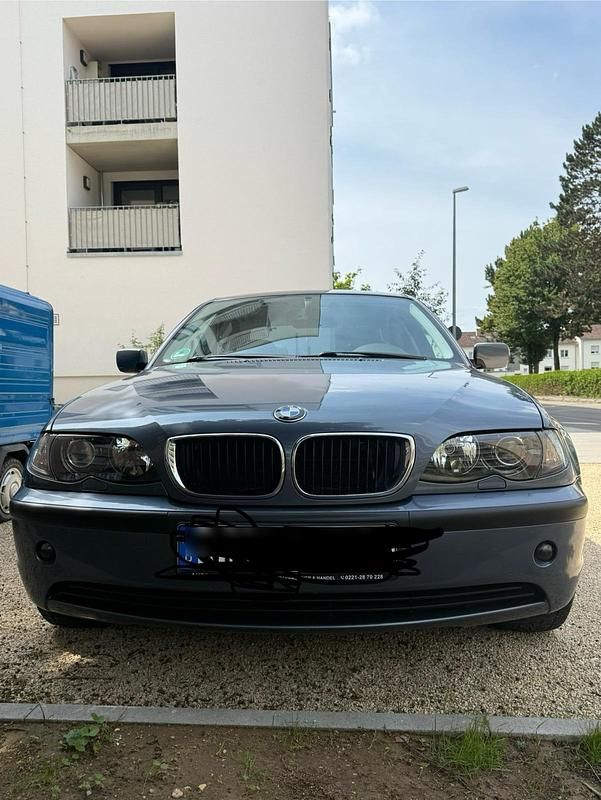 Blau Gebraucht 2003 BMW 318 Limousine | 4.600 € (Etwas zu teuer) - Bild 1/4
