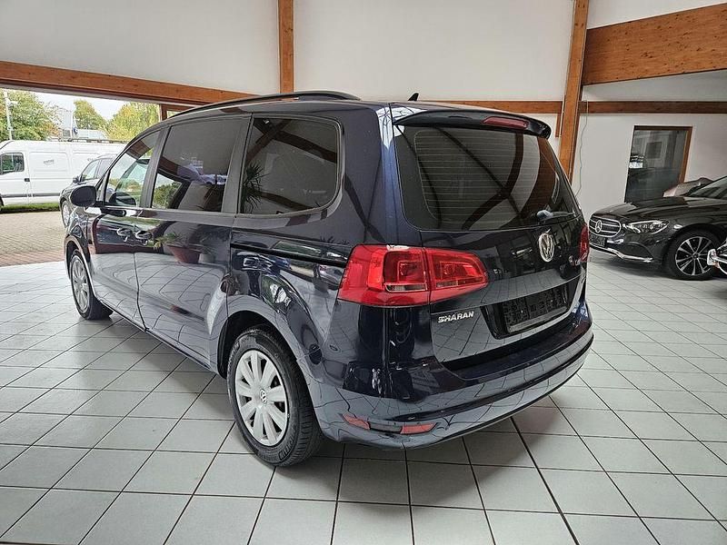 Gebraucht VW Sharan Trendline 150 PS (110 kW) 2011 Blau Van / Kleinbus