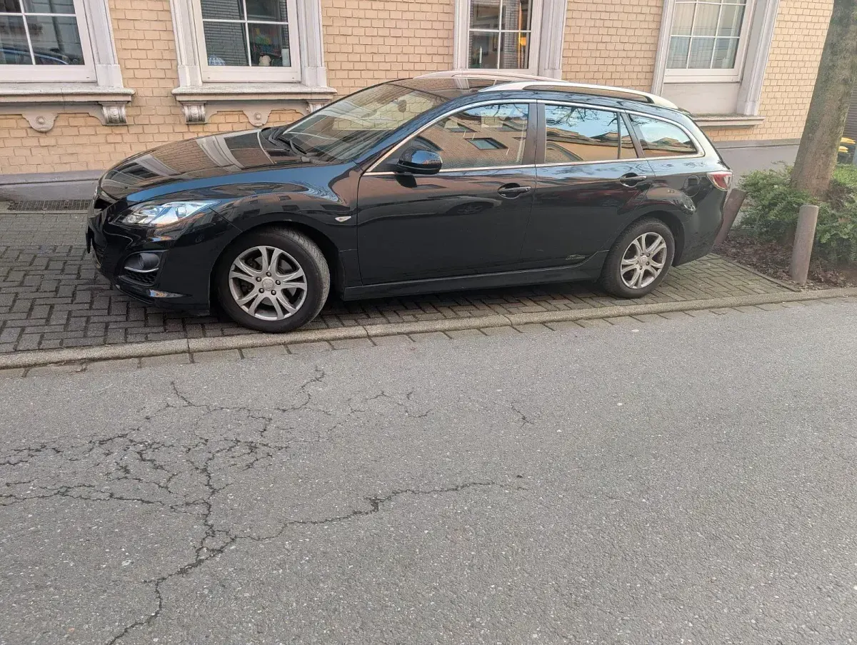 Gebraucht Mazda 6 163 PS (119 kW) 2011 Schwarz Kombi