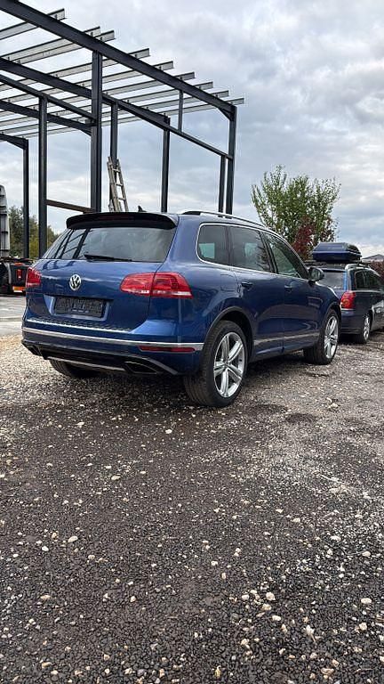 Gebraucht VW Touareg Executive 262 PS (192 kW) 2016 Blau SUV