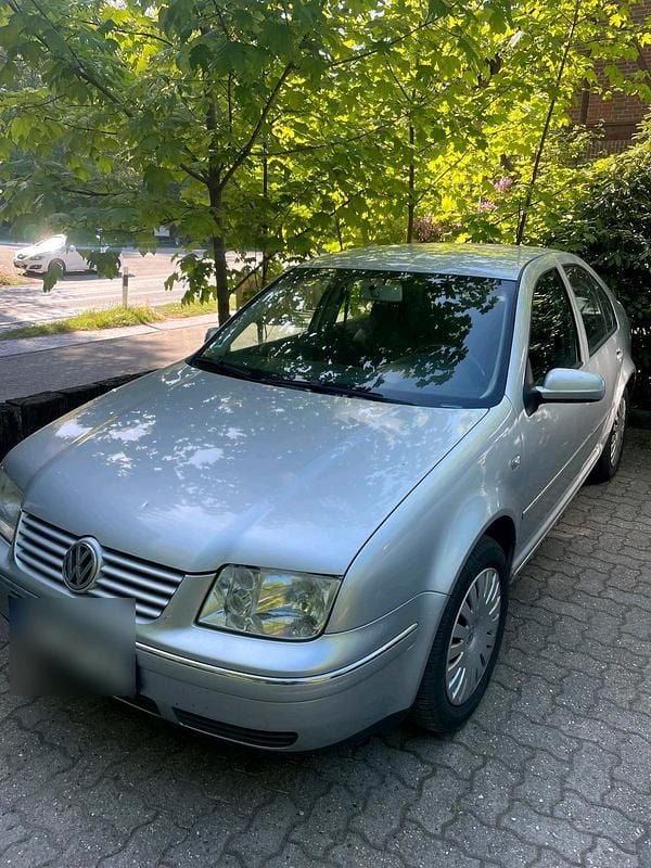 Gebraucht VW Bora 135 PS (99 kW) 2004 Grau Limousine