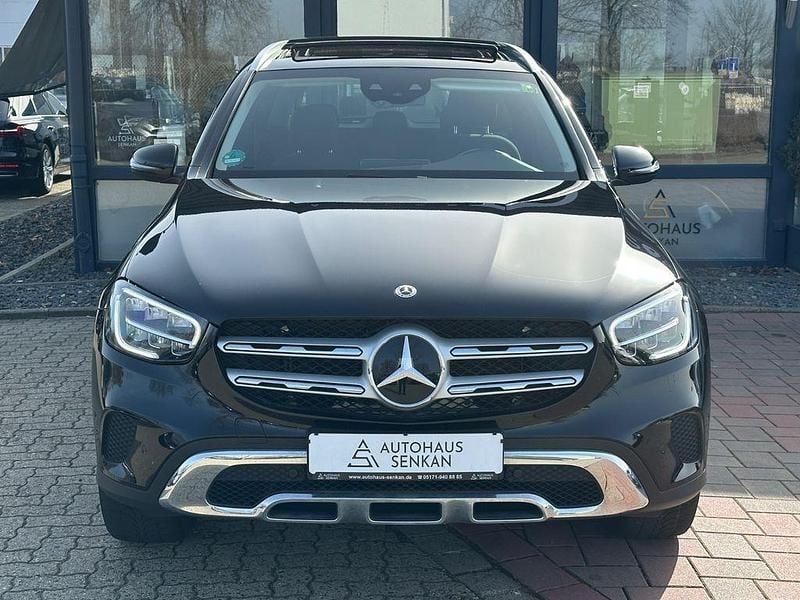 Gebraucht Mercedes GLC300e 306 PS (225 kW) 2022 Schwarz SUV